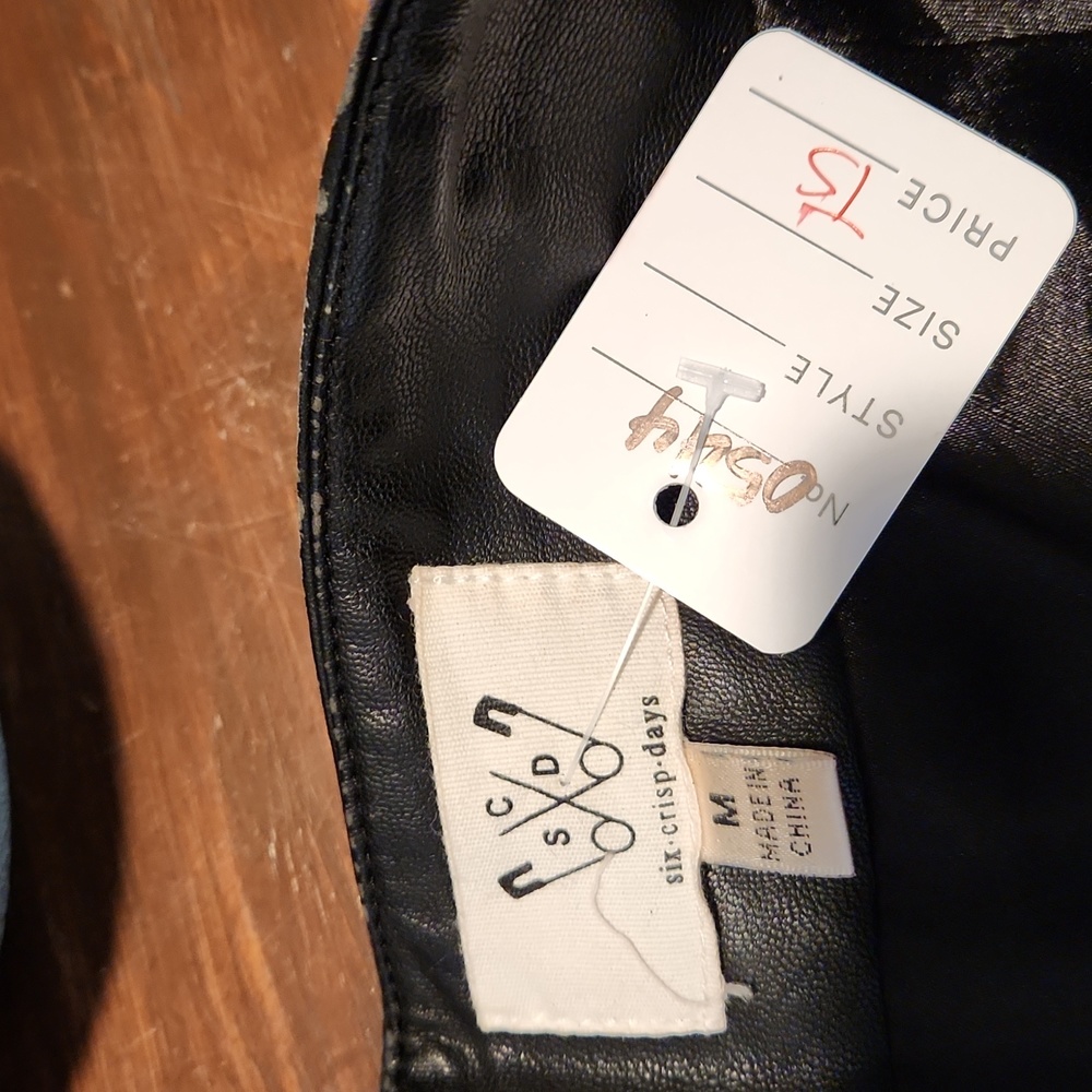 EUC Faux Leather Skort (544) - Picture 5 of 6